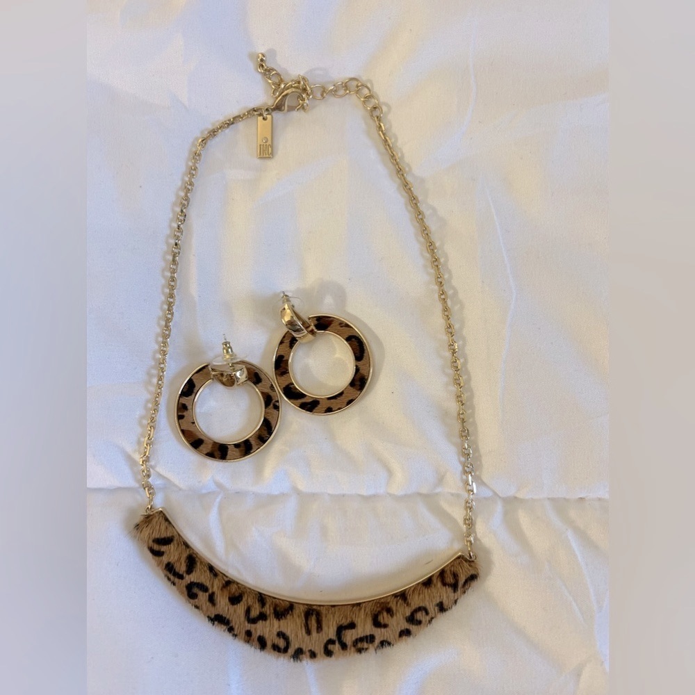 International Concepts Inc jewelry set. Animal print faux fur. - Picture 3 of 3